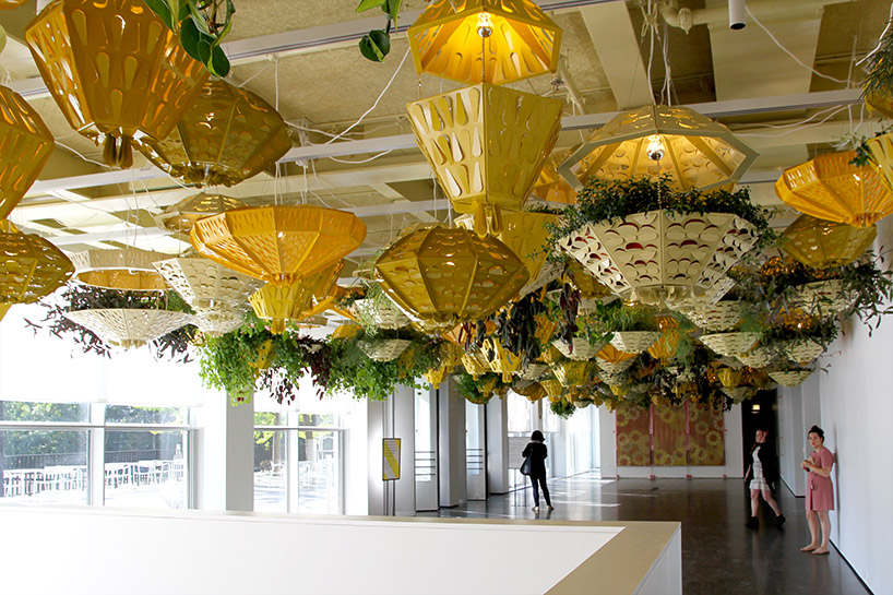 pedro y juana the commons museum contemporary art chicago designboom