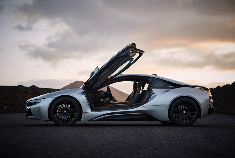 BMW i8 roadster