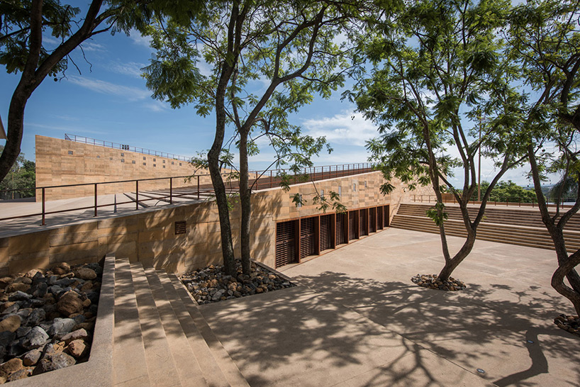 isaac broid PRODUCTORA