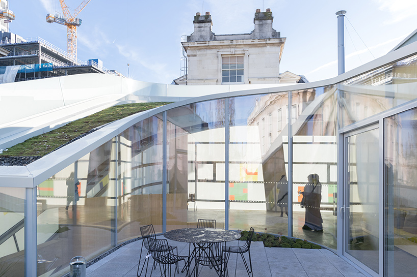 steven holl maggies centre