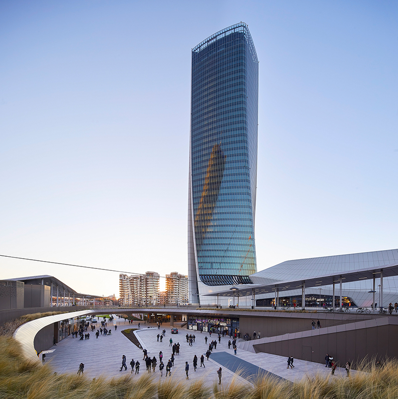 zaha hadid generali tower citylife shopping district