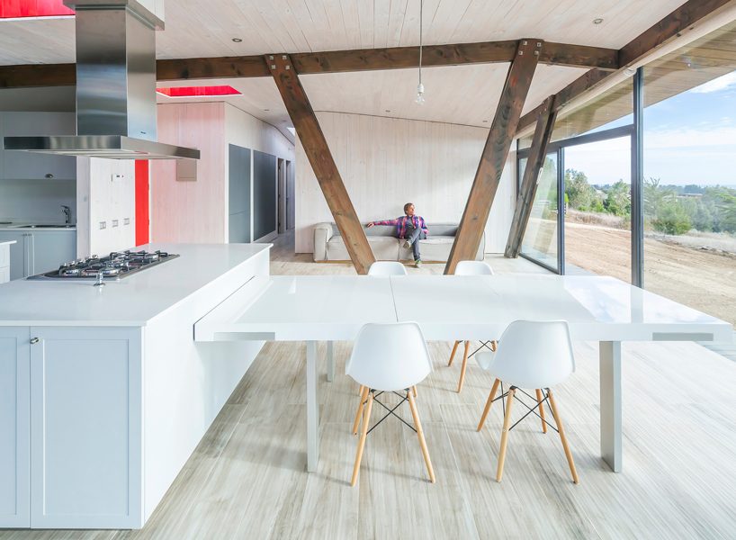 LAND arquitectos almost cube house