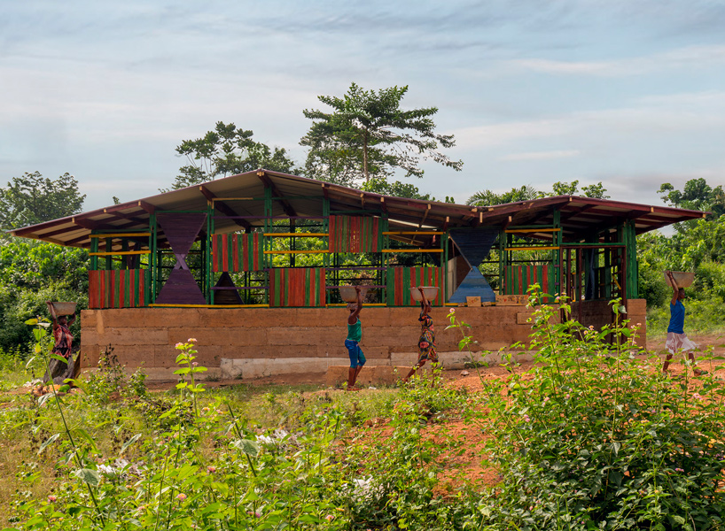 https://www.designboom.com/wp-content/uploads/2018/01/alberto-figueroa-ghana-school-NKA-foundation-designboom-818.jpg