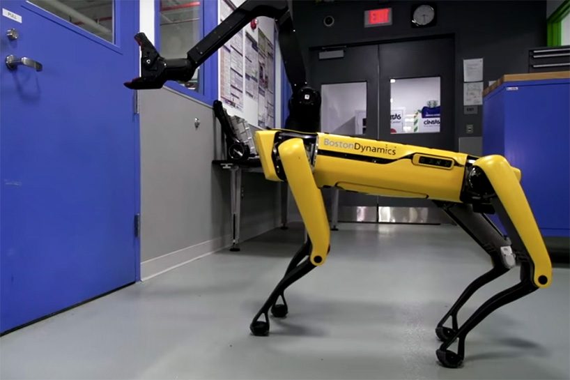 udsagnsord Lignende vogn poor robot dog faces abuse just trying to walk through a door