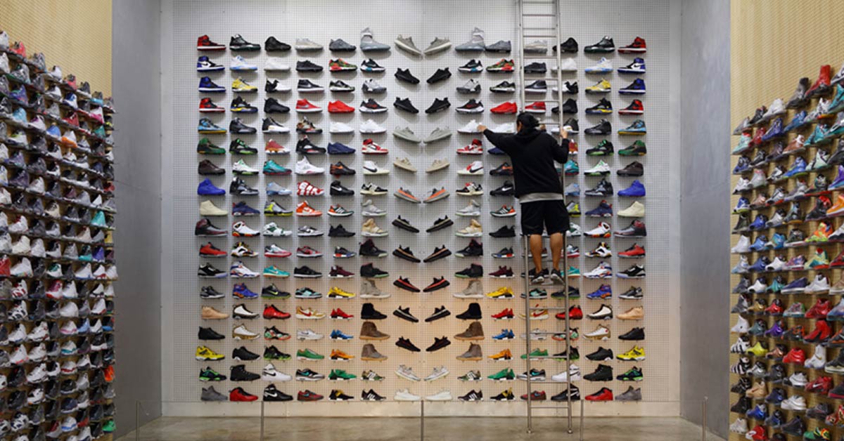 Resultado de imagen de wall of sneakers