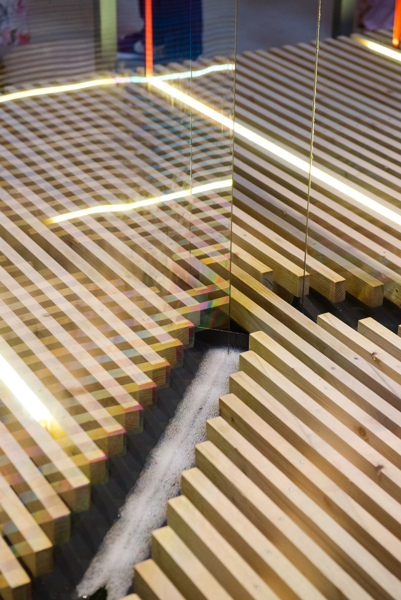 riccardo blumer atelier builds walls made of water and soap in algorithmic installation - 5
