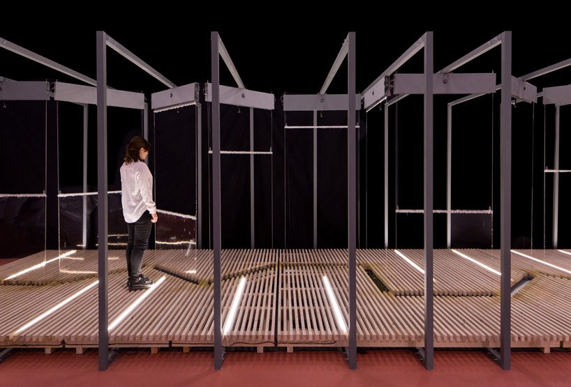 riccardo blumer atelier builds walls made of water and soap in algorithmic installation - 9