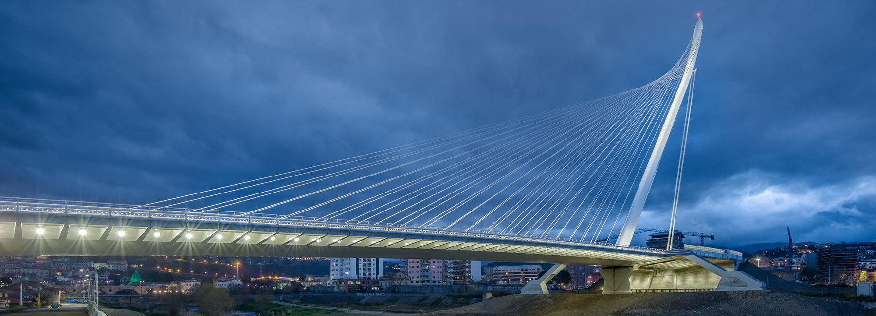 santiago calatrava's cosenza bridge connects two sides of a calabrian city