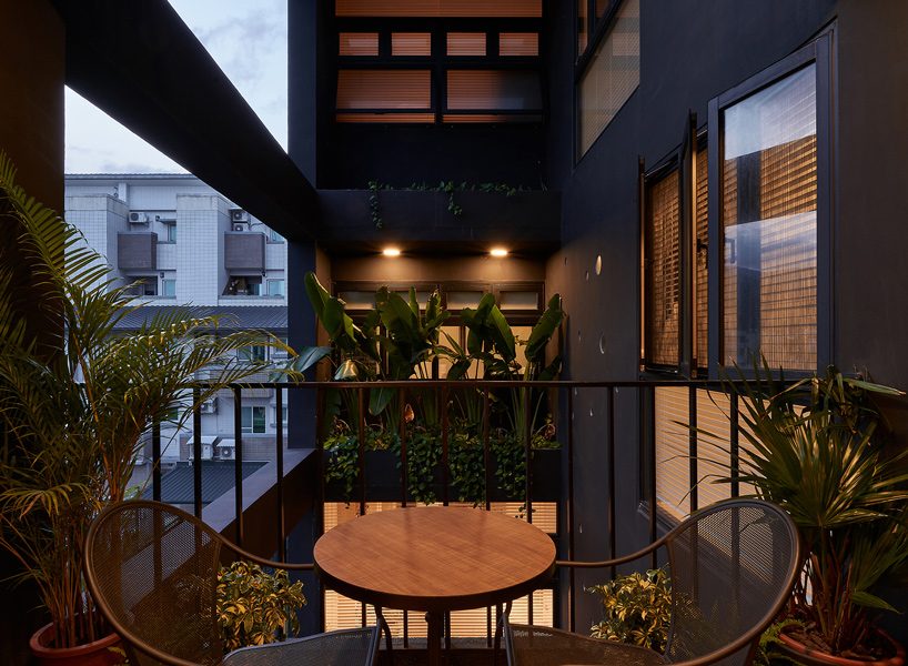 emerge architects' sea foam-inspired guesthouse in taiwan attracts passersby at night - 8