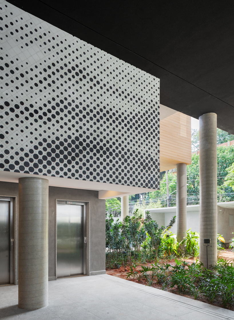 FGMF arquitetos designs residential building in são paulo as a puzzle of different modules