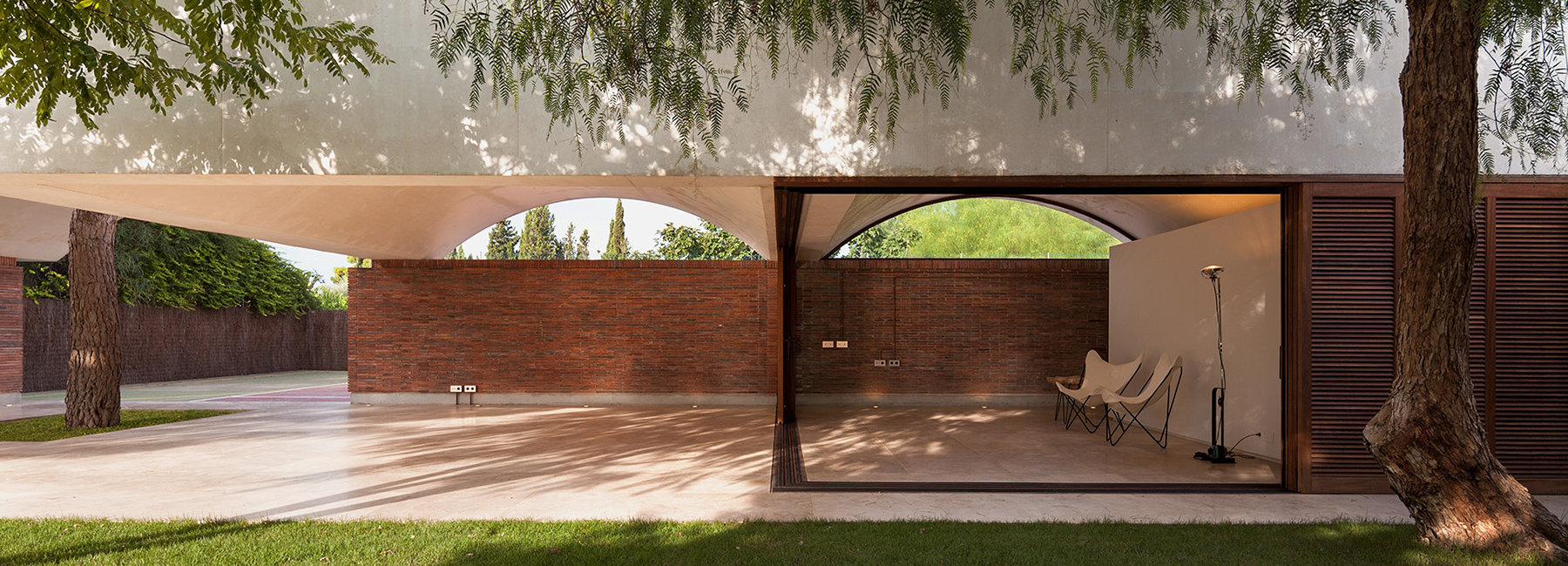 mesura extends a home in rural spain with vaulted brick pavilion casa IV