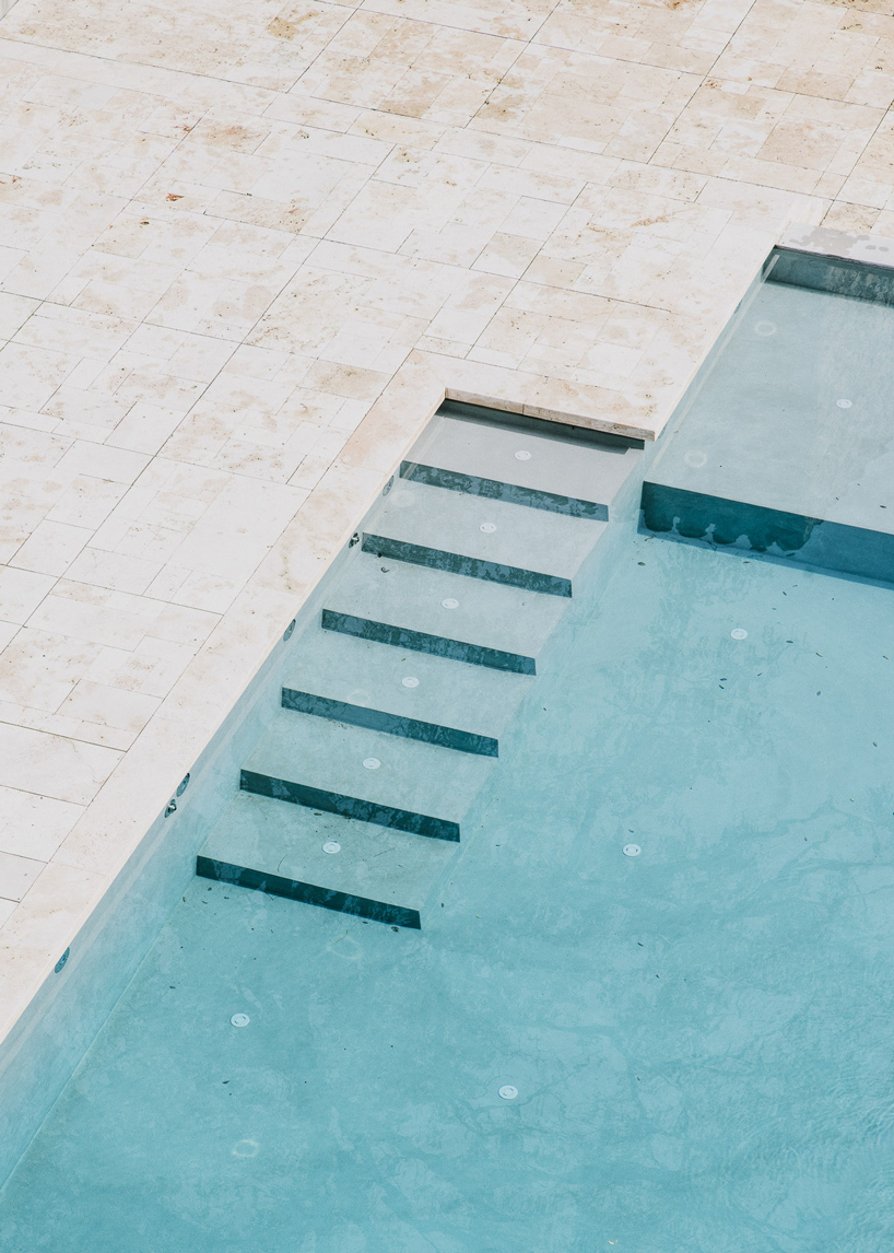 mesura peratallada castle garden