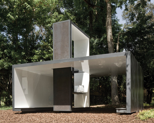 panariagroup's ultra-thin porcelain slabs forge a chapel of the holy see pavilion