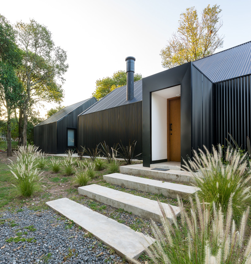 morini black house