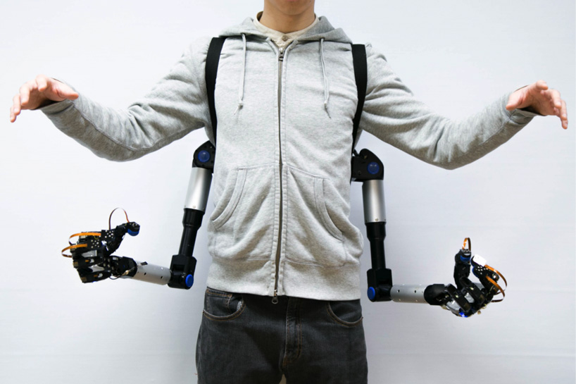 These virtual robot arms get smarter by training each other