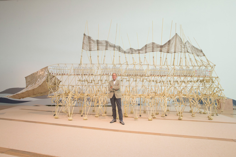 build one of theo jansen's world-renowned strandbeests for yourself with this mini DIY kit