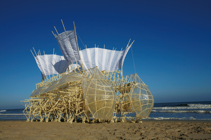 build one of theo jansen's world-renowned strandbeests for yourself with this mini DIY kit