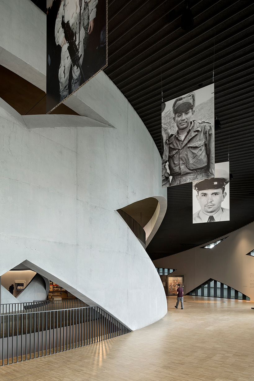 allied works wraps national veterans memorial and museum with concrete ribbons in ohio designboom