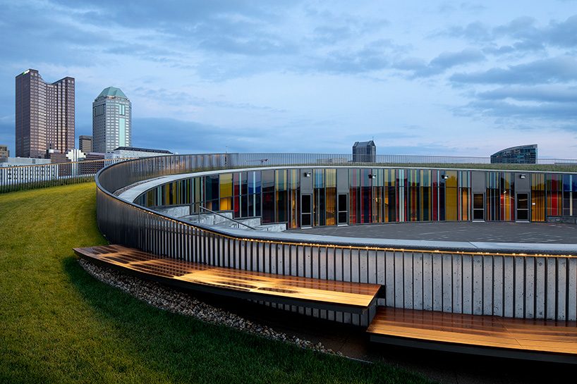 allied works wraps national veterans memorial and museum with concrete ribbons in ohio designboom