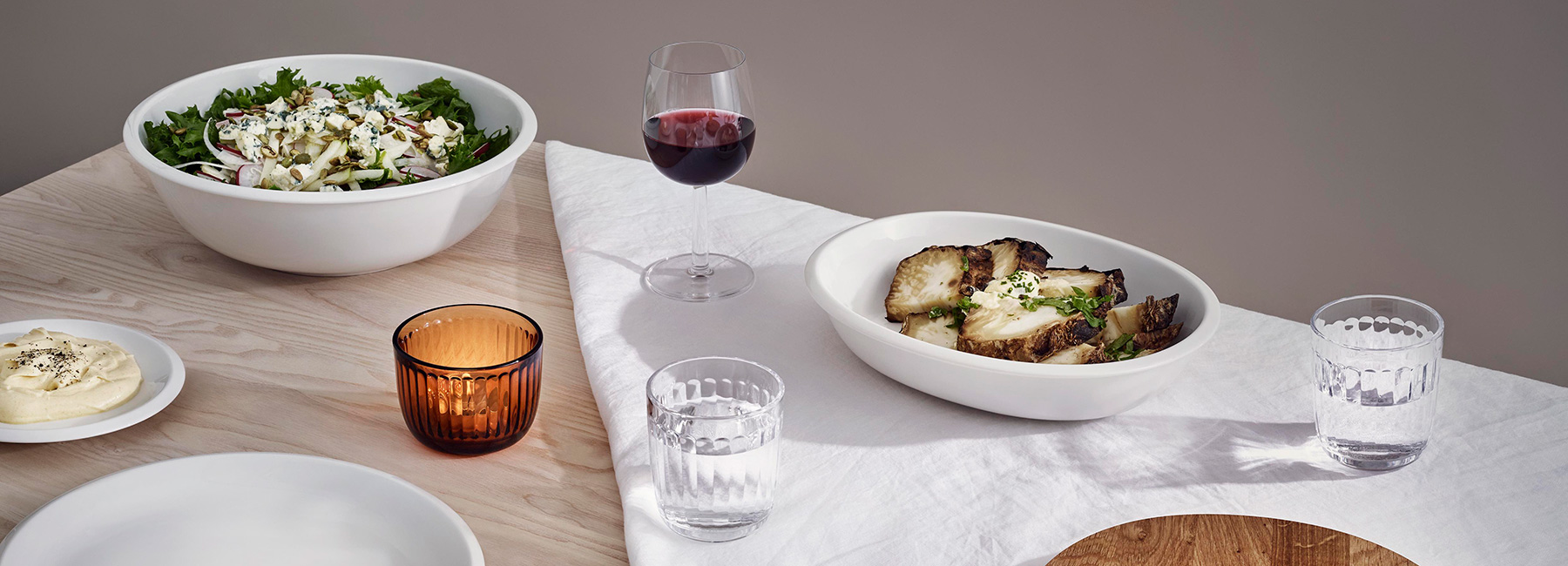 simple yet elegant forms define iittala raami tableware by jasper morrison