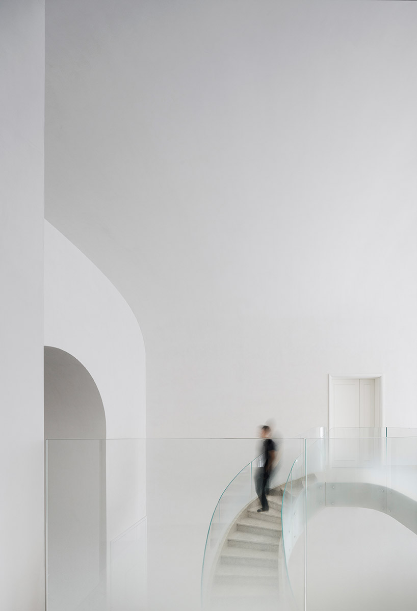 kos + zerebecky design a cloud-like staircase for this villa in shanghai - 3