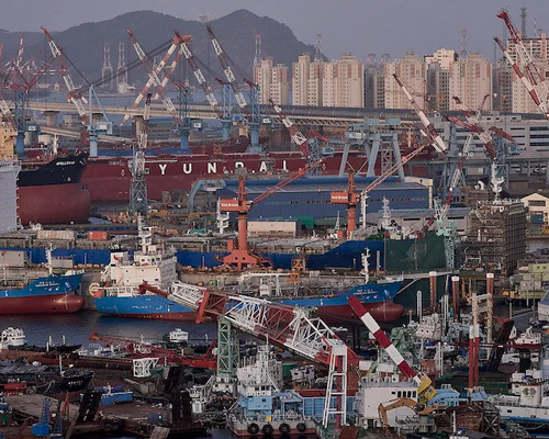 manuel alvarez diestro documents the machine-filled landscapes of asian mega ports