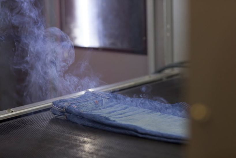 uniqlo warehouse replacing 90% of staff with robots offers a glimpse into the future