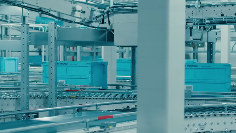 uniqlo warehouse replacing 90% of staff with robots offers a glimpse into the future