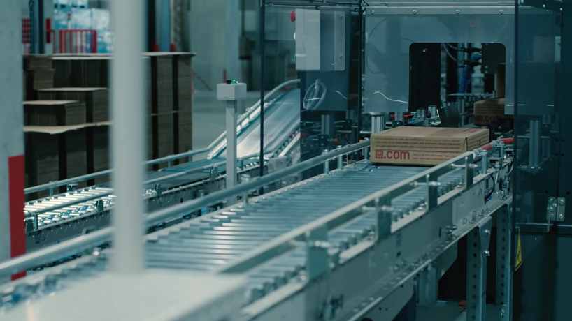 uniqlo warehouse replacing 90% of staff with robots offers a glimpse into the future
