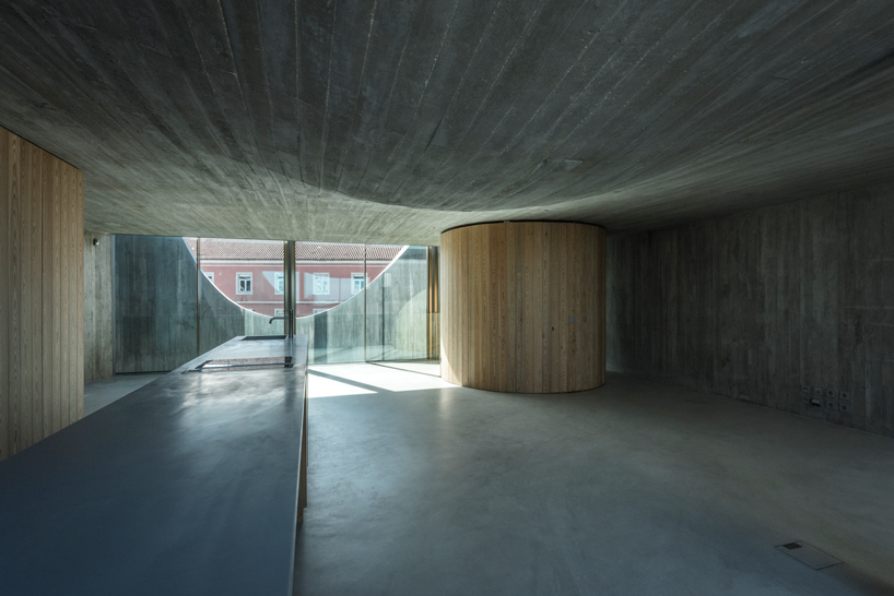 aires mateus estrela