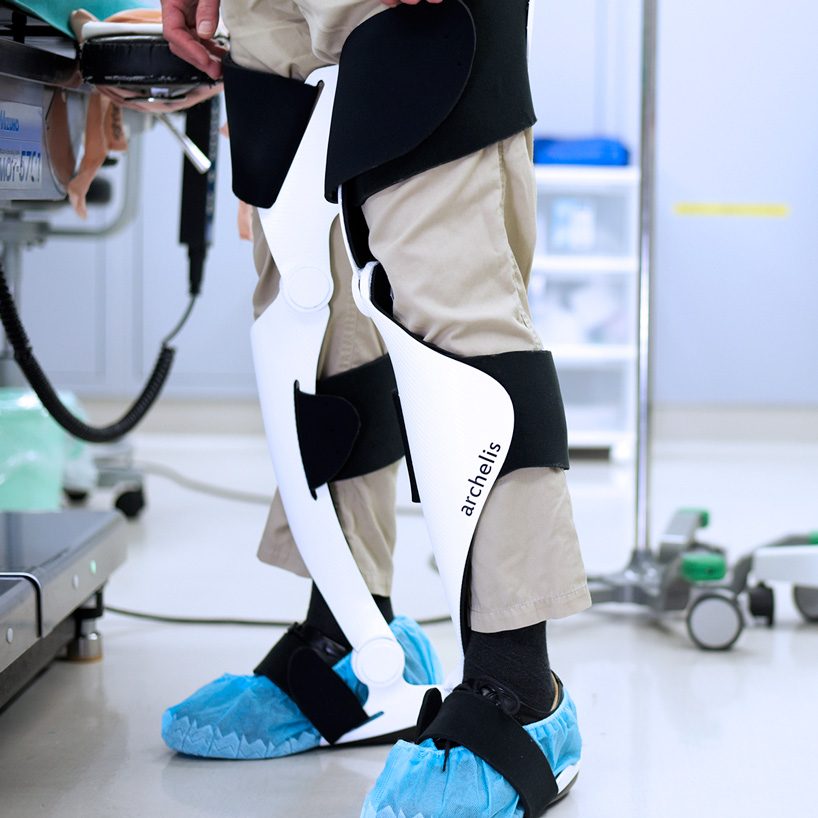 japan GOOD DESIGN award: the wearable chair for surgery archelis wins g-mark 2018