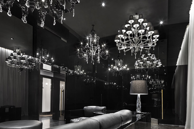 calvi brambilla transforms venetian palazzo into barovier&toso's luxurious glass showroom designboom