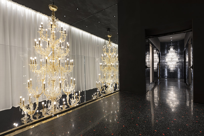 calvi brambilla transforms venetian palazzo into barovier&toso's luxurious glass showroom designboom