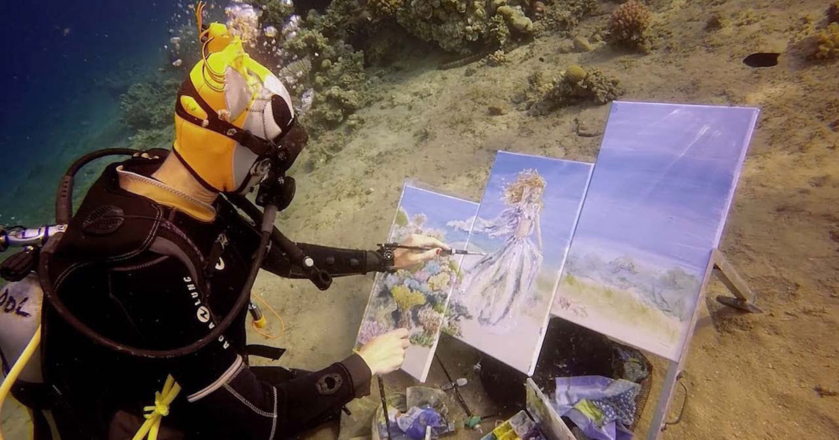 the underwater painter capturing life from the seabed