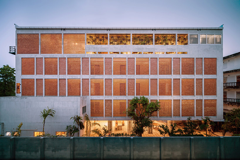 junsekino adds transparent façade to LaeKhon NonBai hotel in thailand designboom