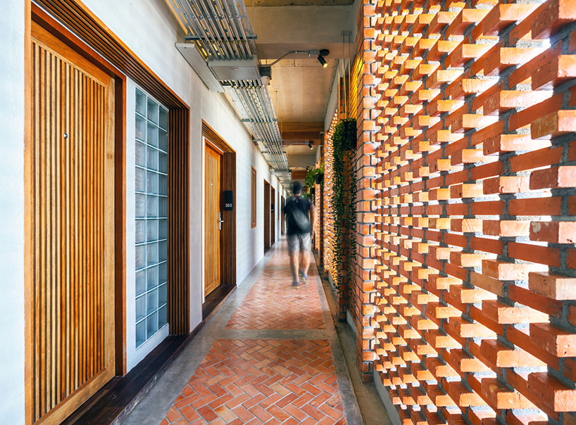 junsekino adds transparent façade to LaeKhon NonBai hotel in thailand designboom