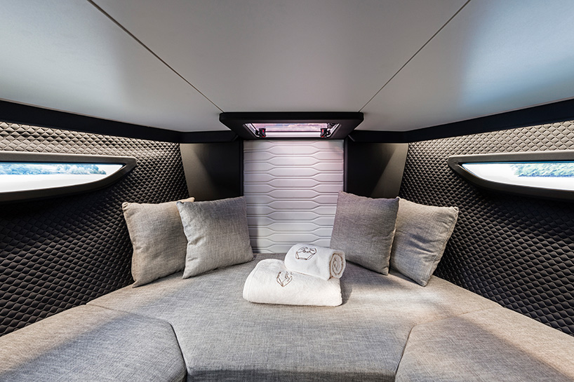 cranchi E26 classic modernizes yachting lifestyle of 1950s italy - 6
