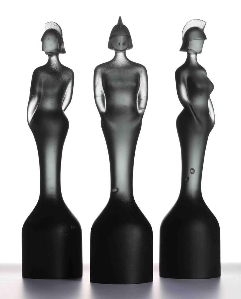 david adjaye designs BRIT awards 2019 statue cast in solid glass designboom
