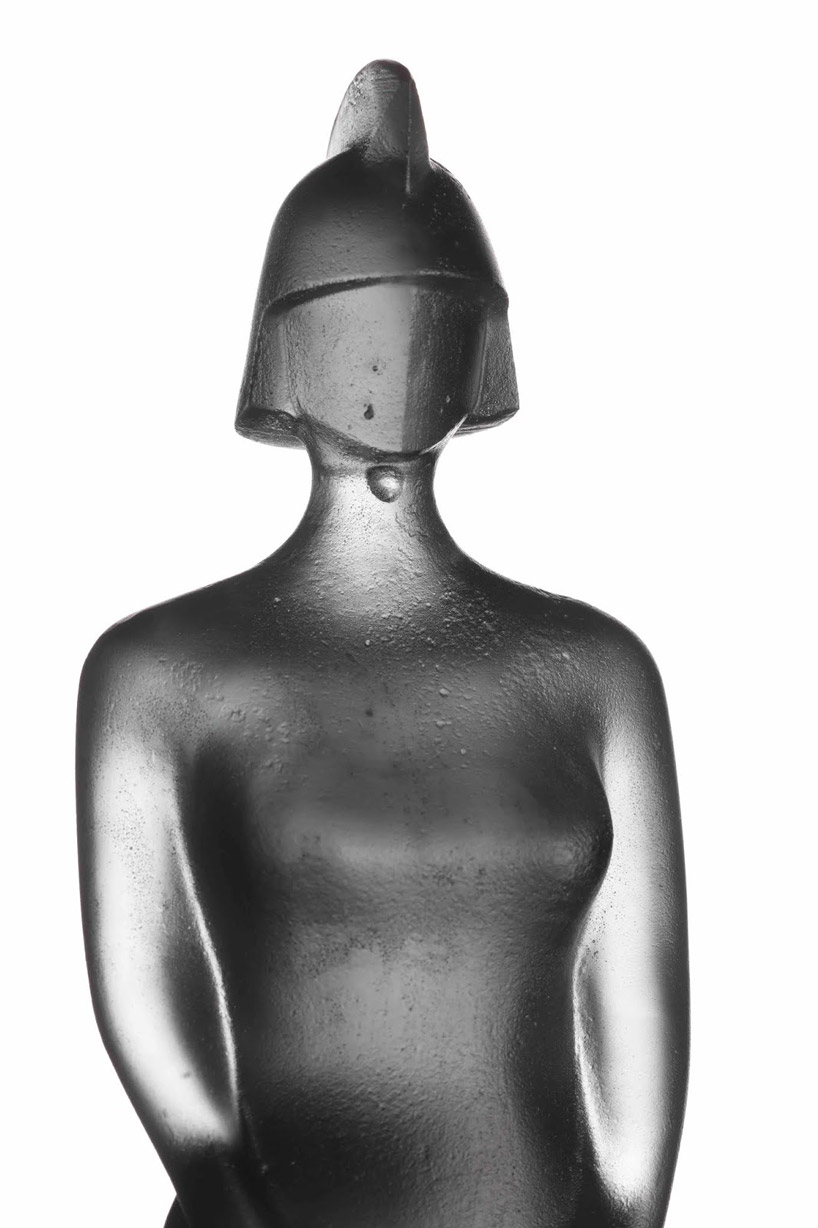 david adjaye designs BRIT awards 2019 statue cast in solid glass designboom