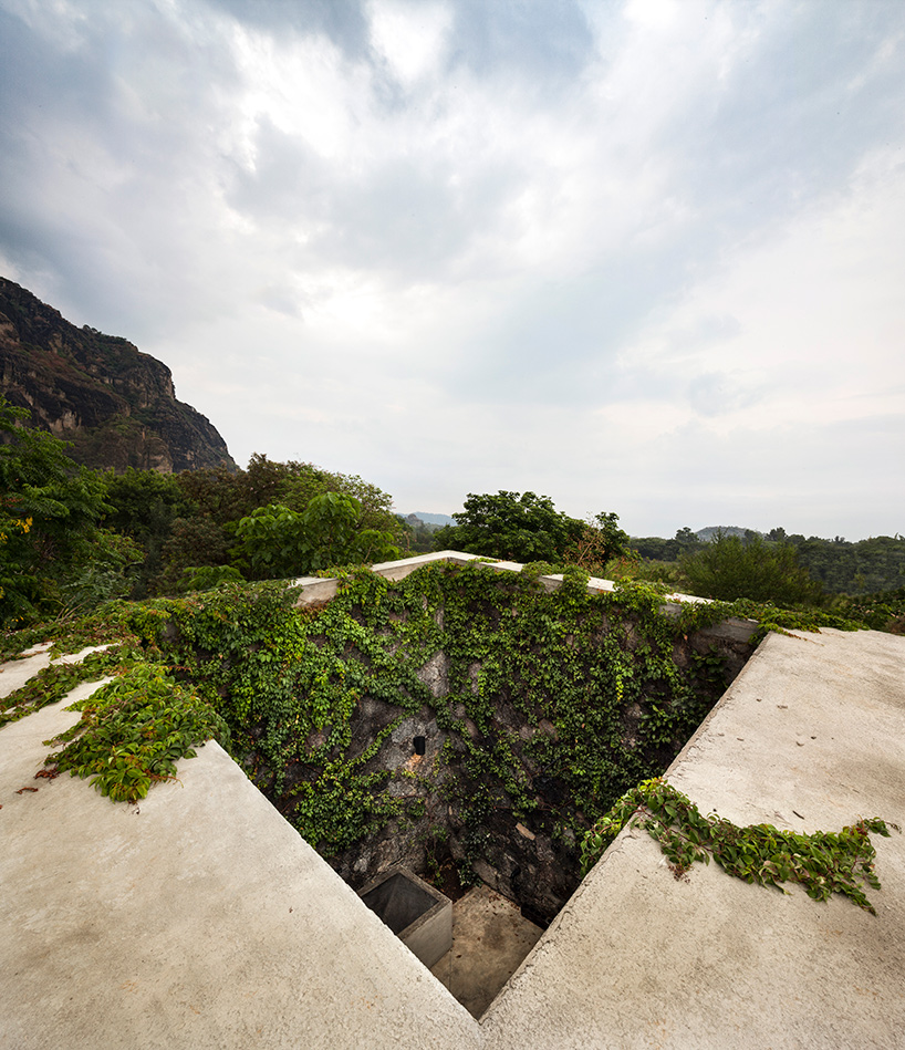 cadaval sola morales lounge MA