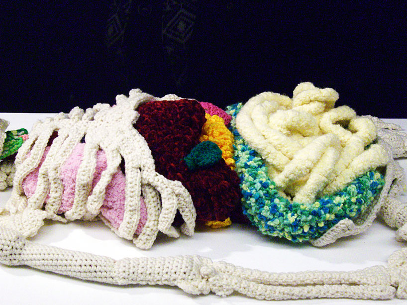 crochet artist creates life-sized, anatomically correct knitted skeleton