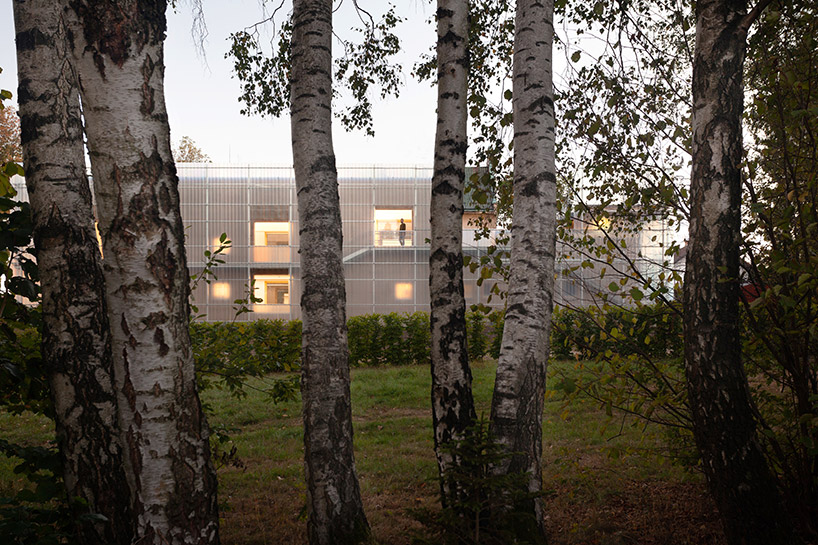 petr stolín builds transparent kindergarten of glass fiber in the czech republic - 6