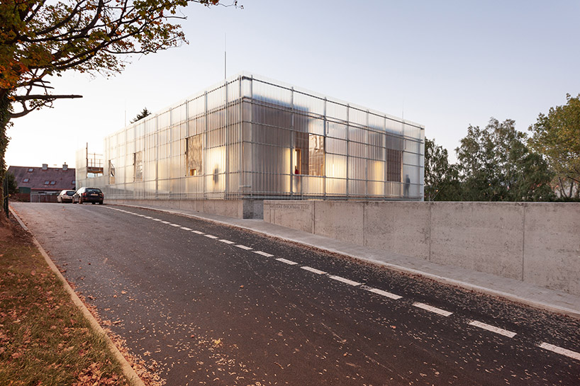 petr stolín builds transparent kindergarten of glass fiber in the czech republic - 10