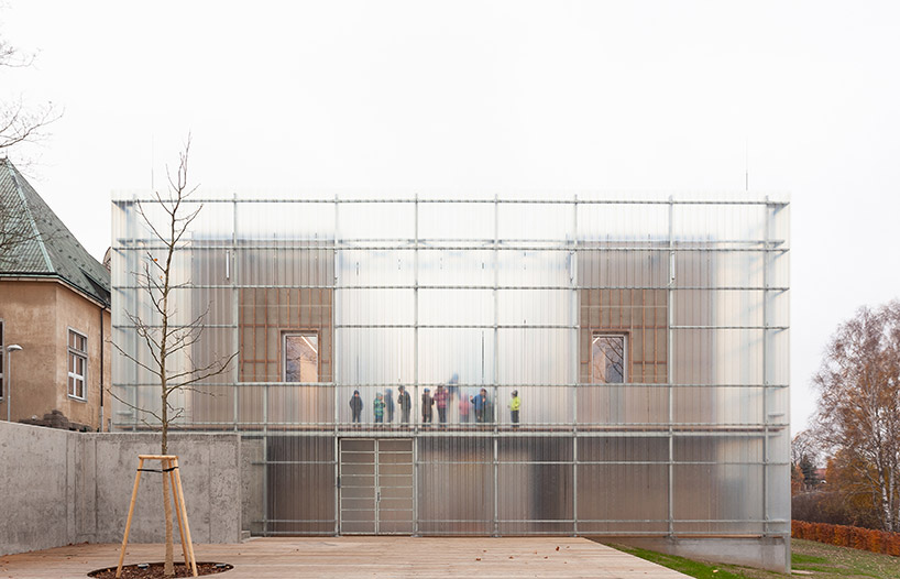 petr stolín builds transparent kindergarten of glass fiber in the czech republic - 1