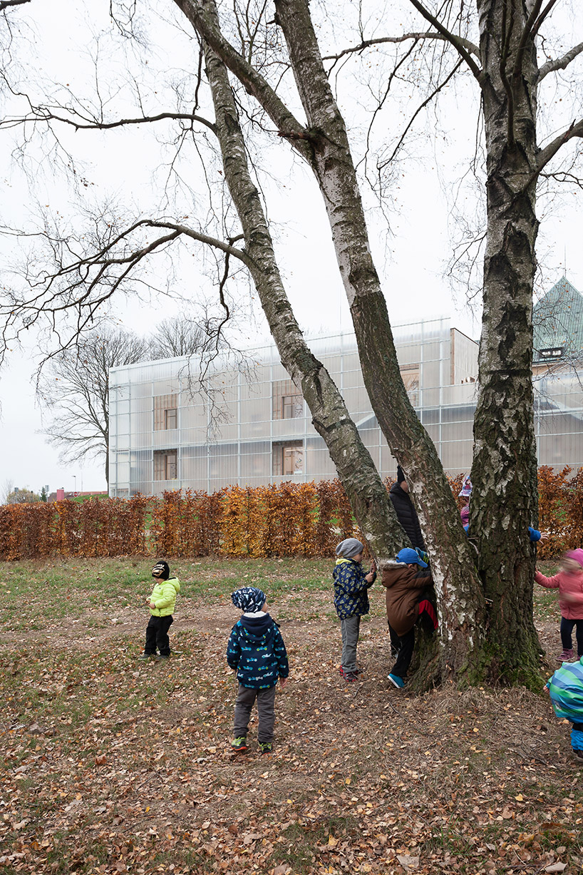 petr stolín builds transparent kindergarten of glass fiber in the czech republic - 4