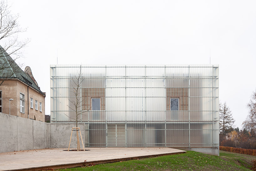 petr stolín builds transparent kindergarten of glass fiber in the czech republic - 2