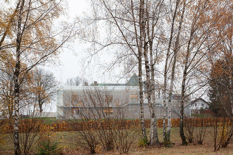 petr stolín builds transparent kindergarten of glass fiber in the czech republic - 3
