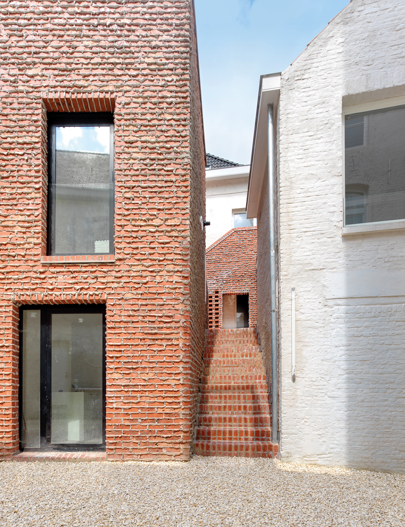 dmvA site apostolinnen