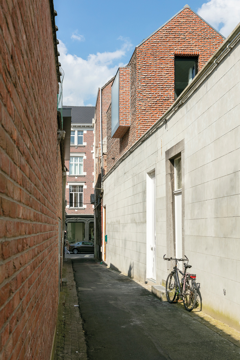 dmvA site apostolinnen