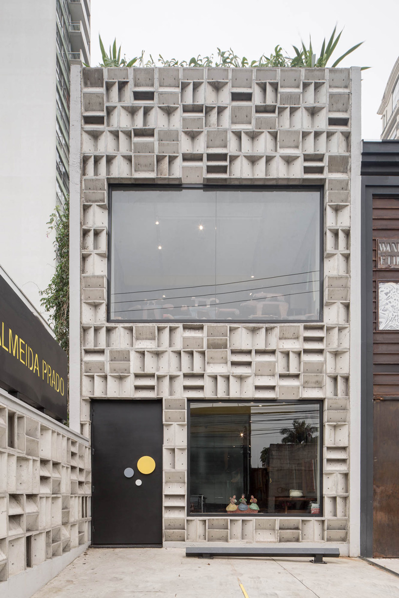  debaixo do bloco completes são paulo art gallery with façade of precast concrete blocks